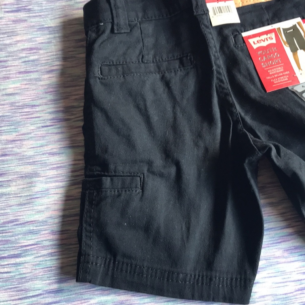Levi’s, Black Youth Cargo shorts. MAKE ME AN OFFER. - Picture 6 of 7